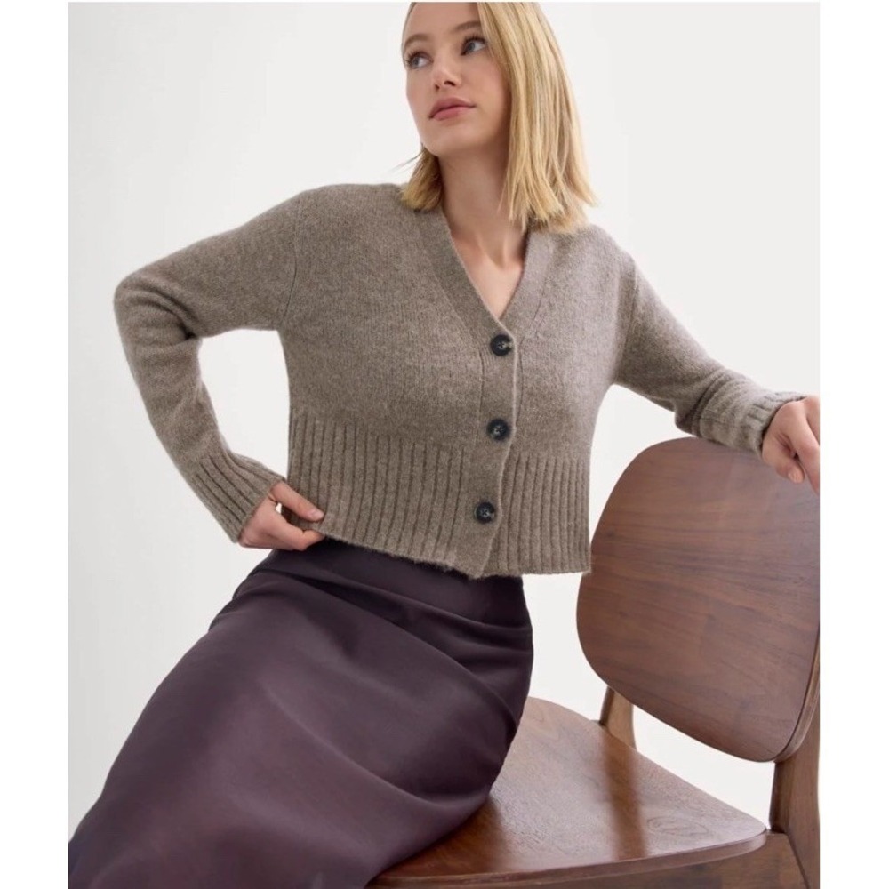 Everlane NWT High V Cropped Cardigan‎ In Alpaca Taupe Melange XS